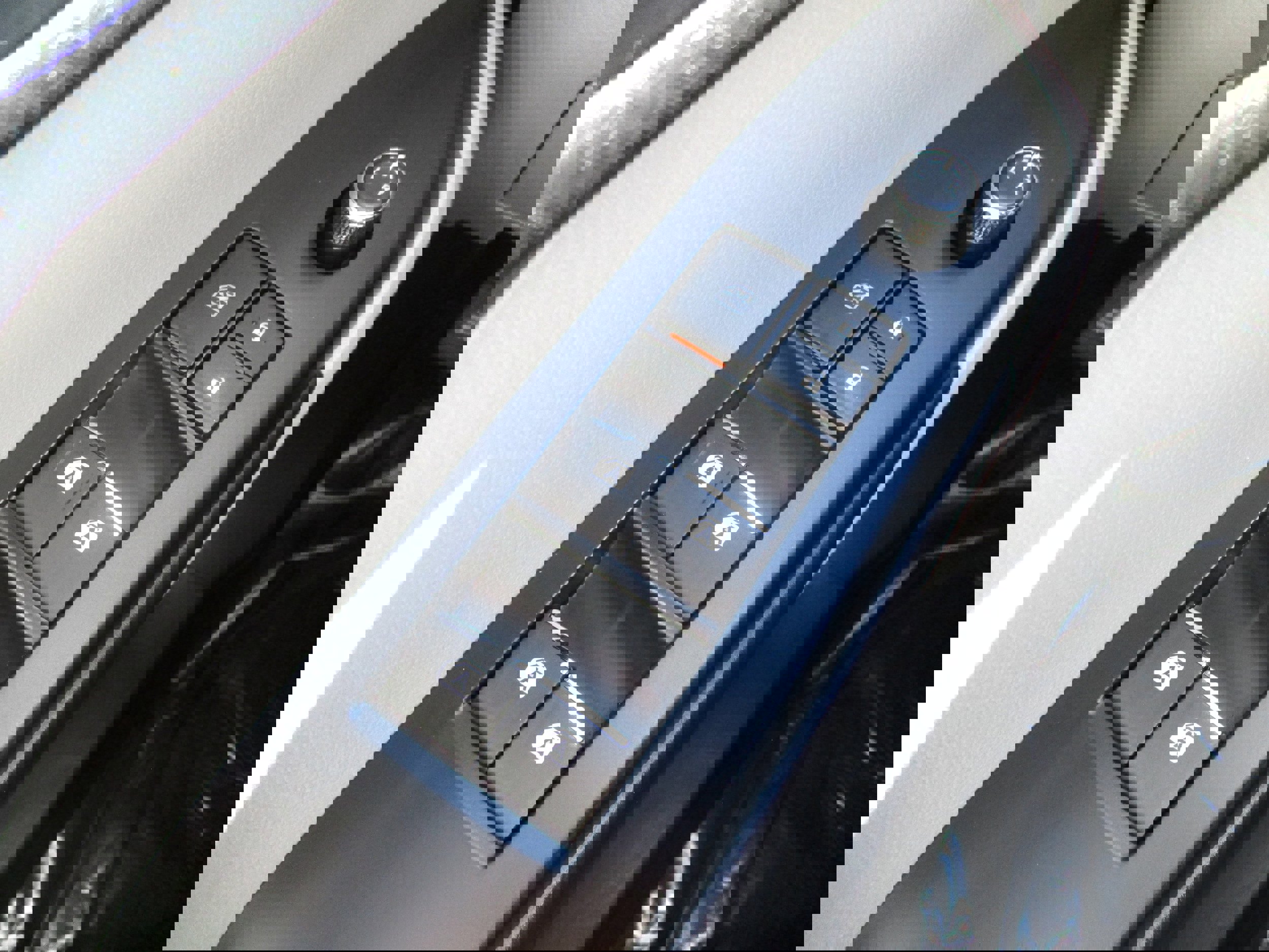 Used 2016 Toyota Highlander Limited image 36