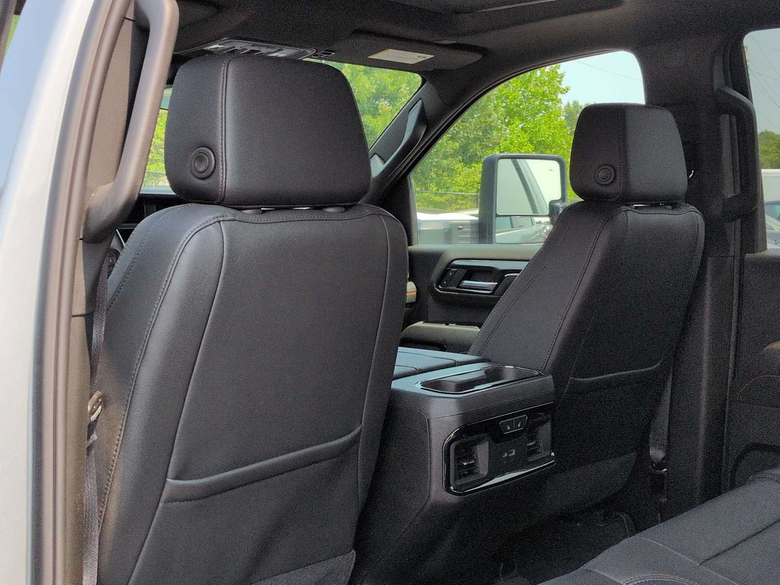 Used 2026 GMC Sierra 2500 AT4 w/ AT4 Premium Plus Package AWD/4WD image 19