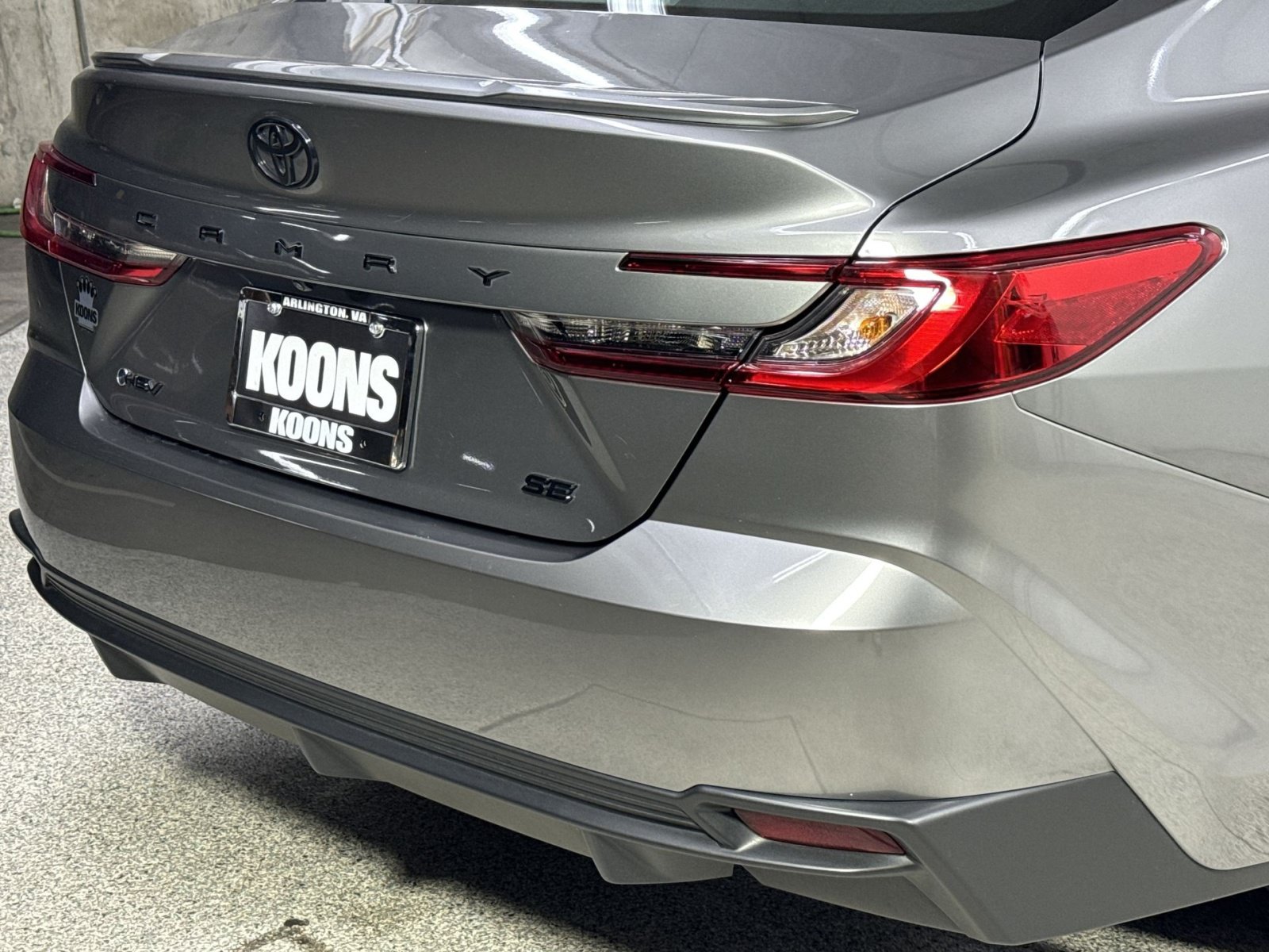 Used 2025 Toyota Camry SE FWD image 38