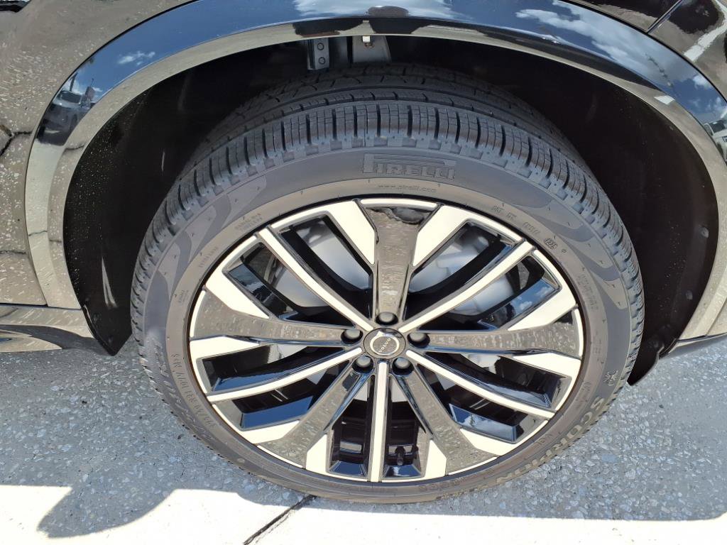 New 2026 Volvo XC90 T8 Core w/ Protection Package Premier image 9