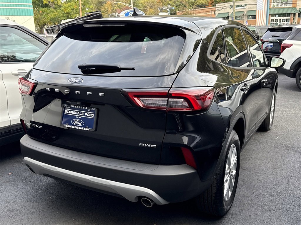 Used 2025 Ford Escape Active w/ Cold Weather Package image 6