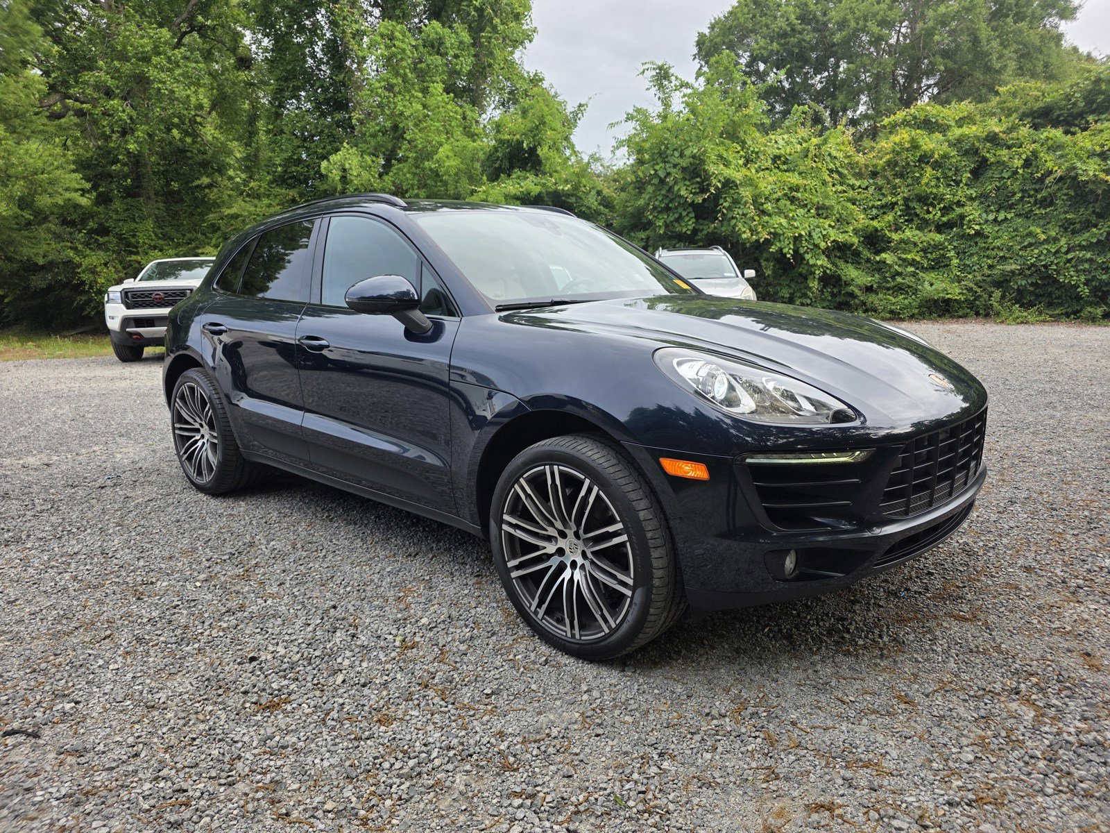 Used 2017 Porsche Macan S AWD/4WD image 2