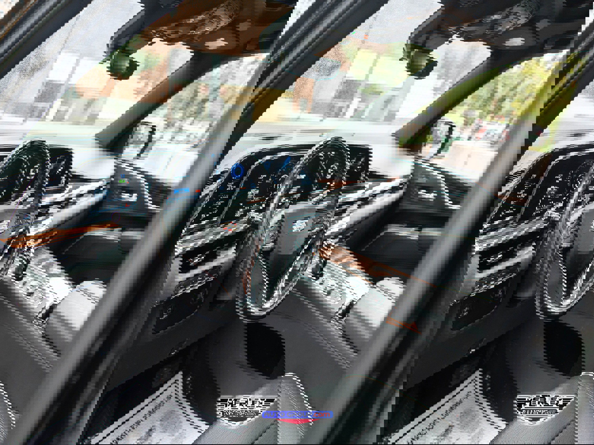 Used 2022 Cadillac Escalade ESV Premium Luxury image 13