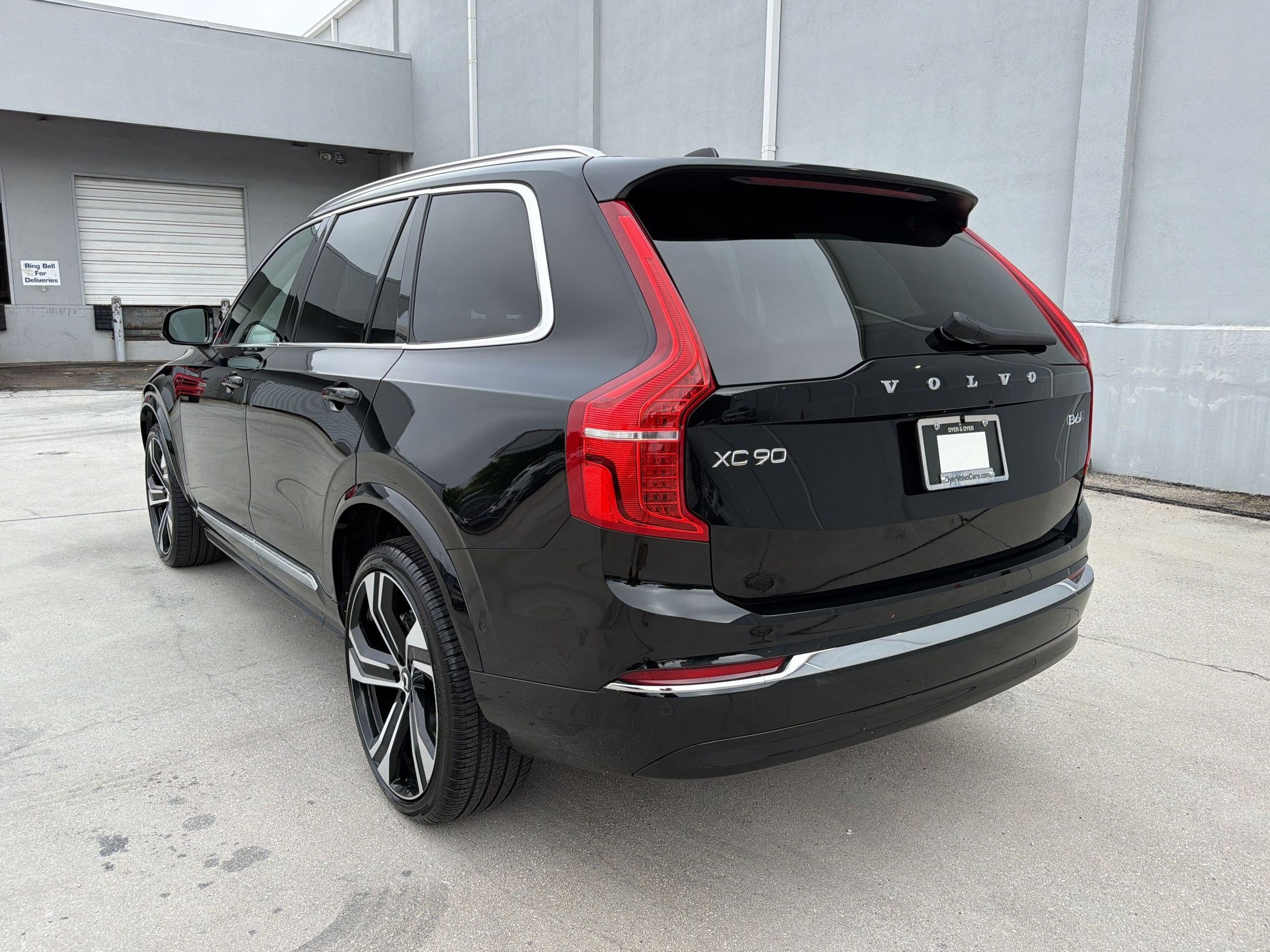 Used 2024 Volvo XC90 B6 Ultimate AWD/4WD image 3