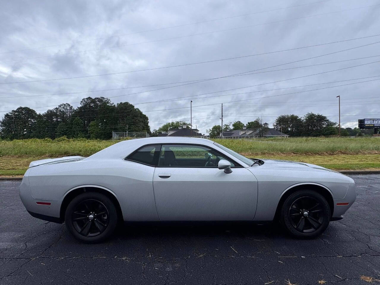 Used 2021 Dodge Challenger SXT image 4