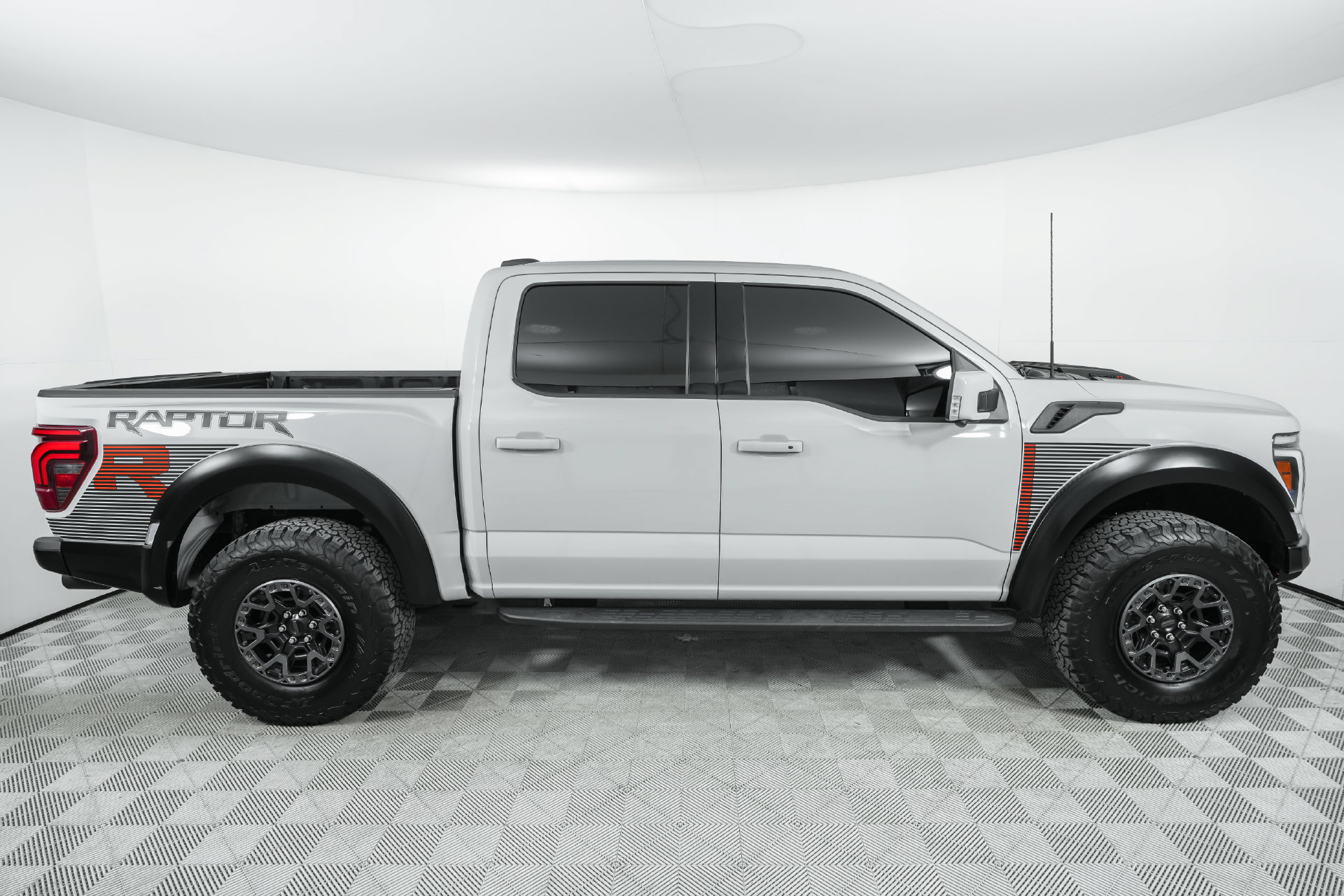 Used 2024 Ford F150 Raptor w/ Equipment Group 803A Raptor R AWD/4WD image 72