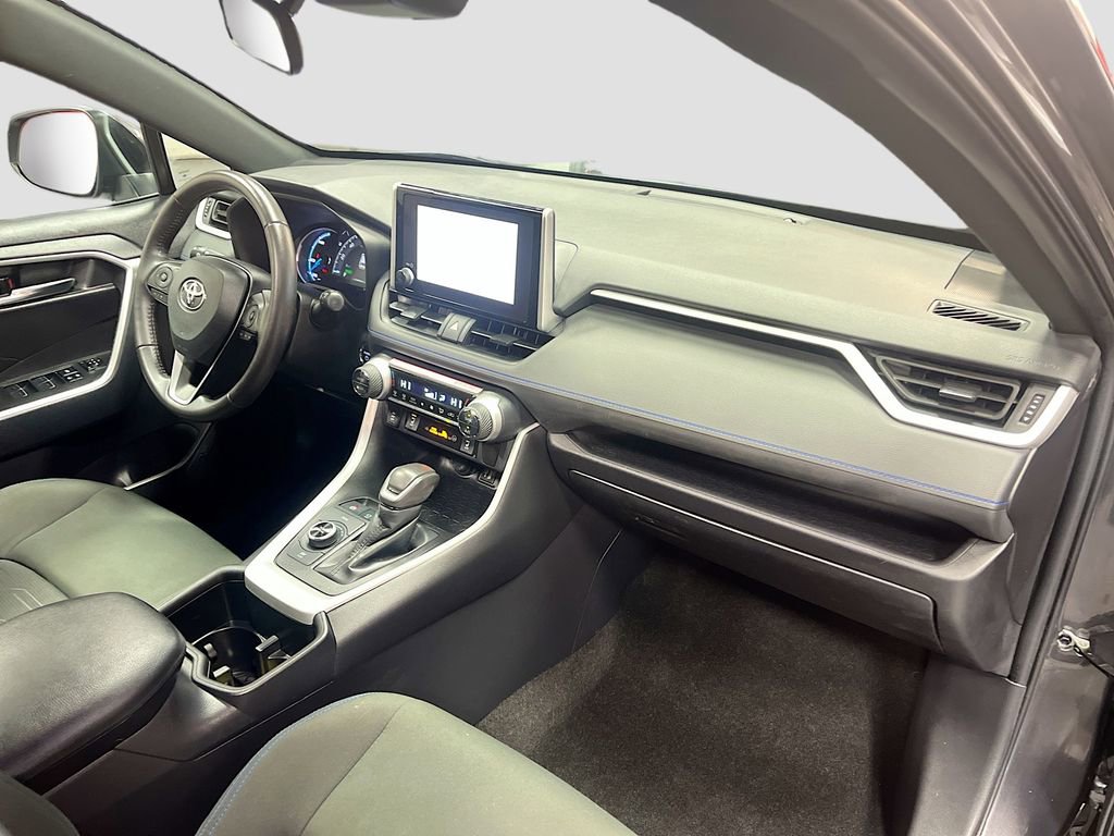 Used 2024 Toyota RAV4 SE w/ Convenience Package image 30