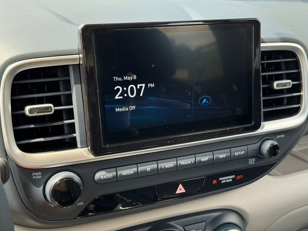Certified 2025 Hyundai Venue Limited image 25