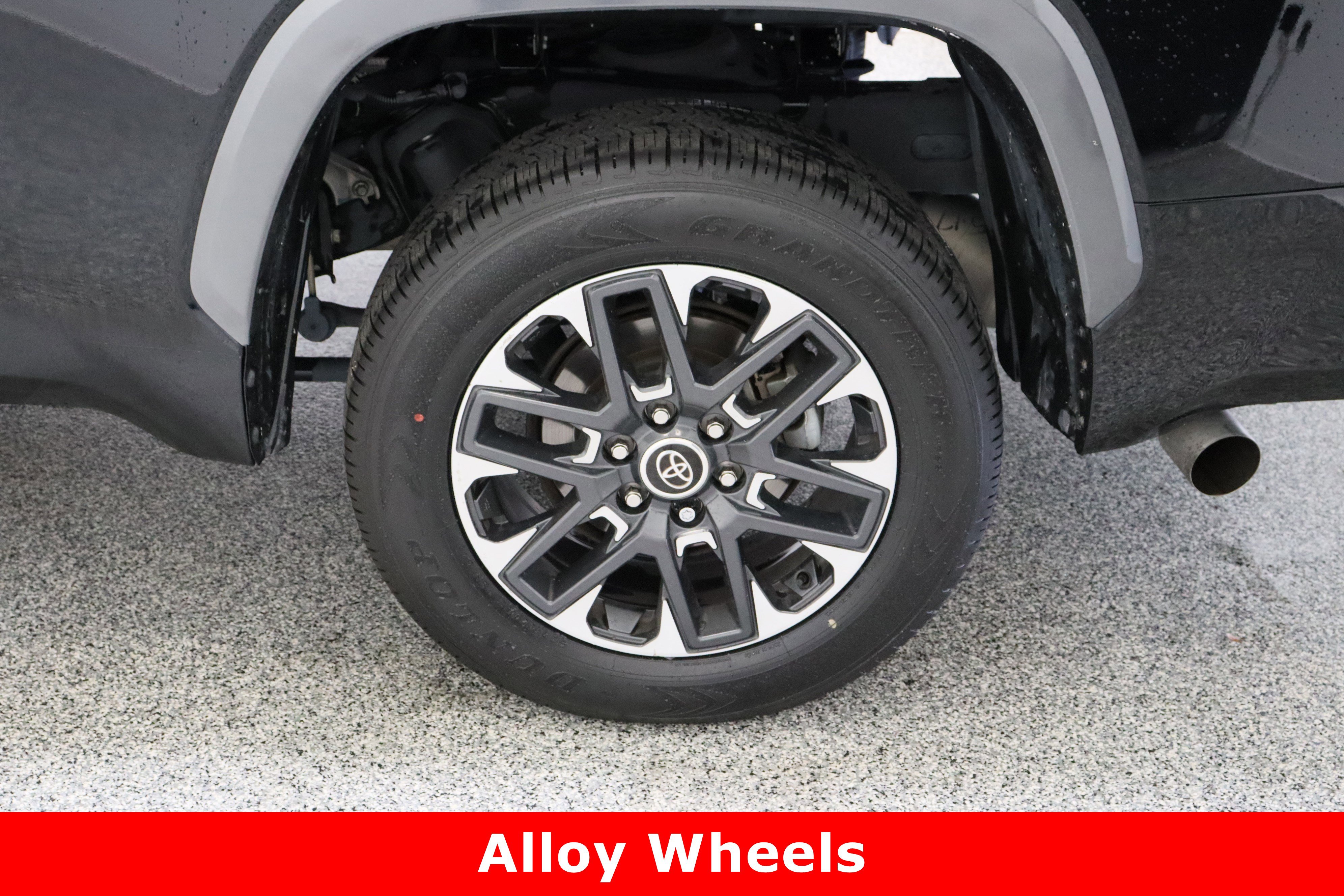 Used 2022 Toyota Tundra Limited image 10