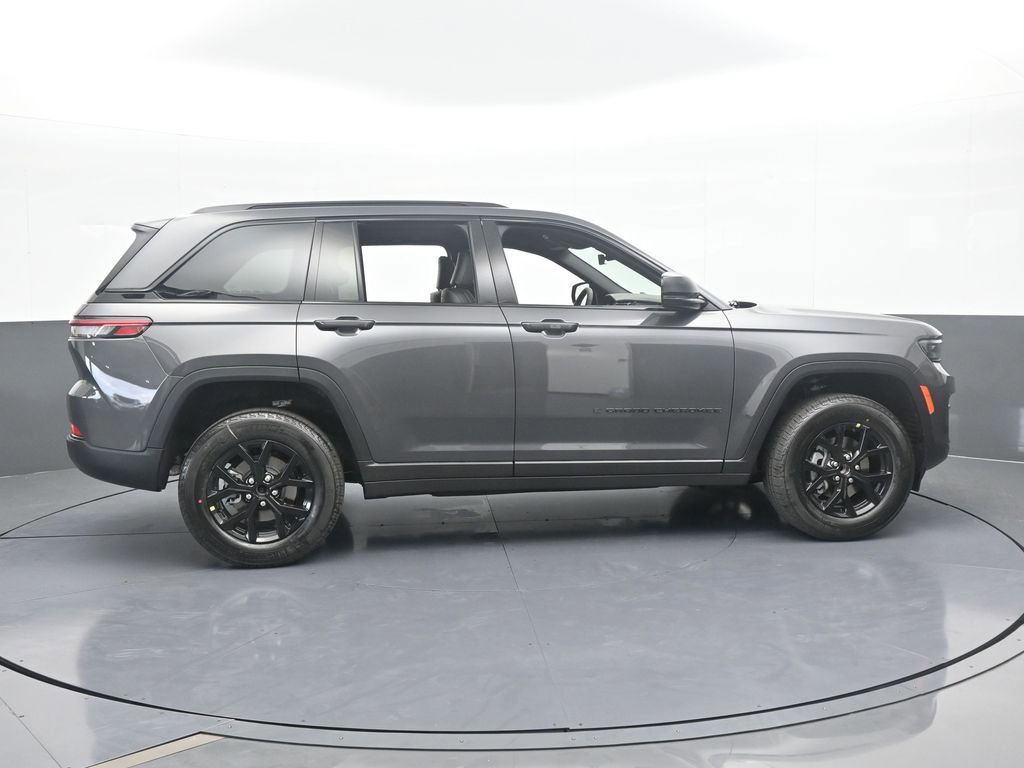 New 2025 Jeep Grand Cherokee Altitude image 7