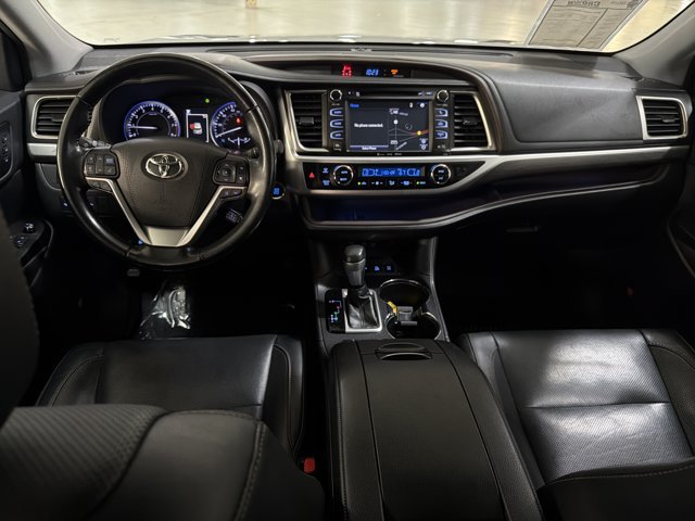 Used 2019 Toyota Highlander Limited w/ Protection Package #3 AWD/4WD image 26