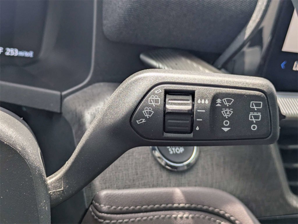 Used 2025 Ford Explorer Platinum w/ Ultimate Package image 32