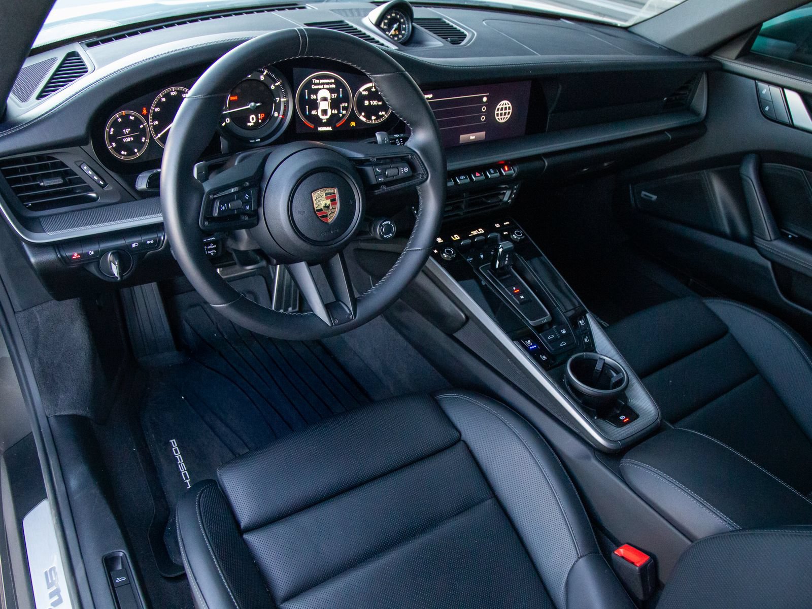 Certified 2024 Porsche 911 Carrera RWD image 4