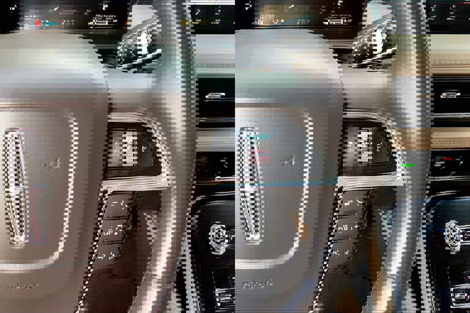 Used 2021 Lincoln Nautilus Reserve w/ Equipment Group 202A image 21