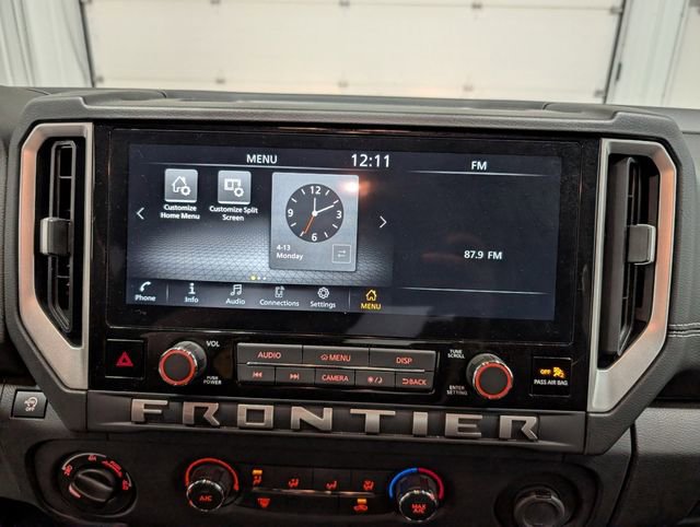 Used 2025 Nissan Frontier SV image 18