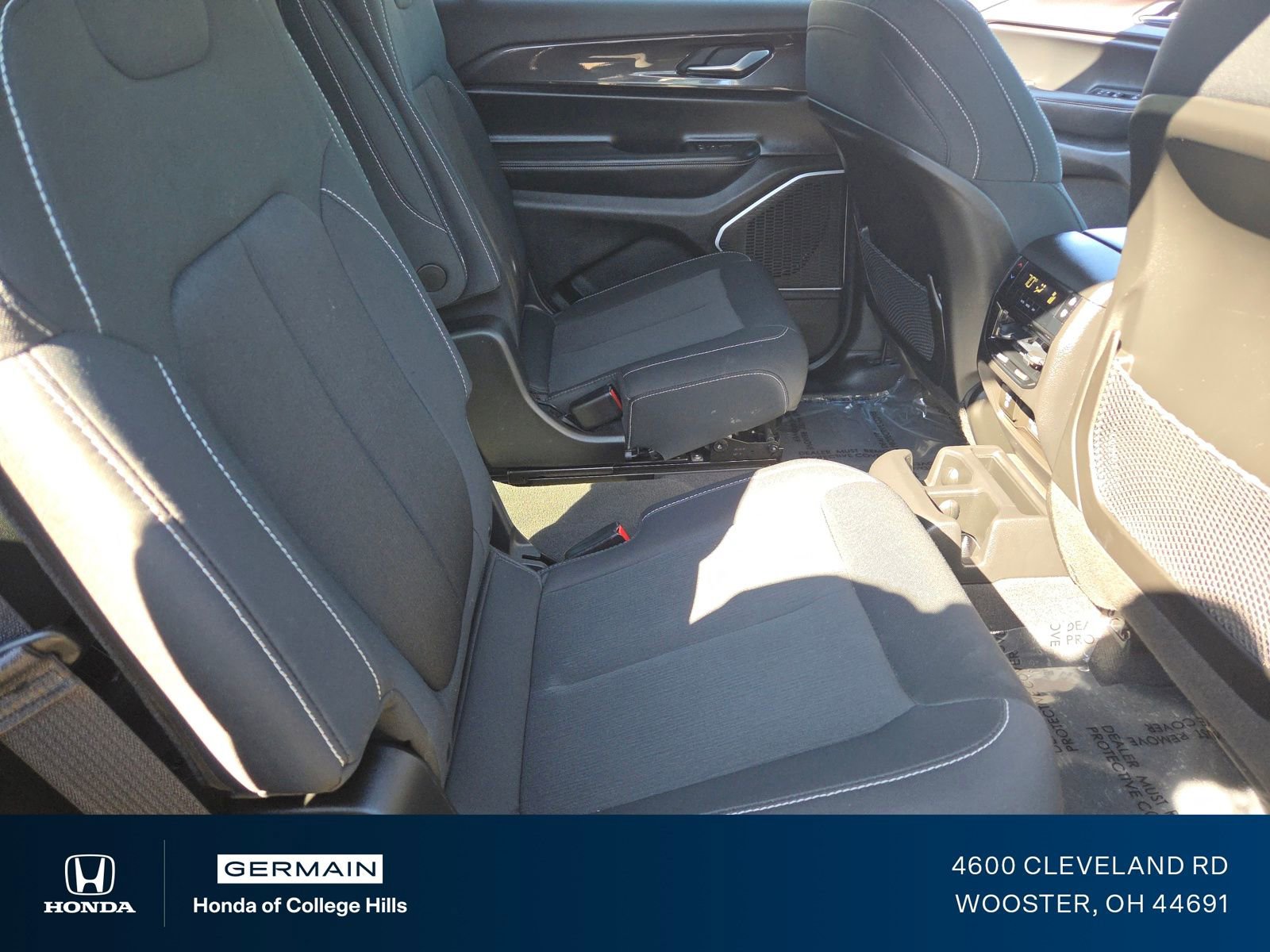 Used 2022 Jeep Grand Cherokee L Laredo w/ Luxury Tech Group I image 24