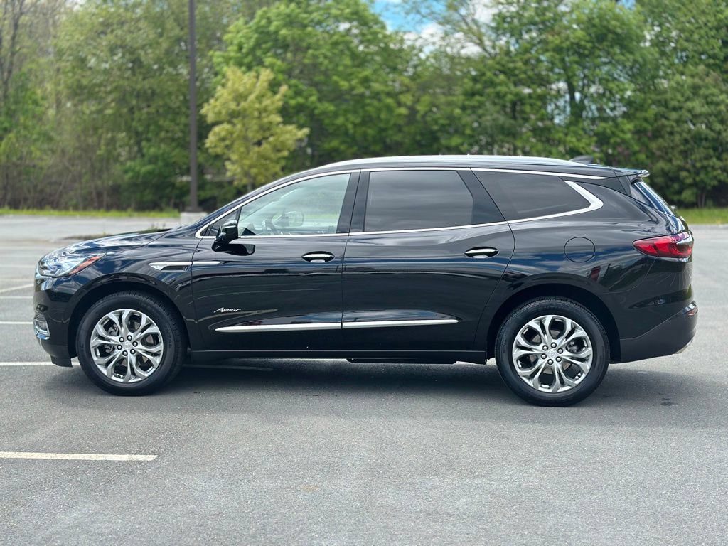 Used 2018 Buick Enclave Avenir w/ Avenir Technology Package AWD/4WD image 3