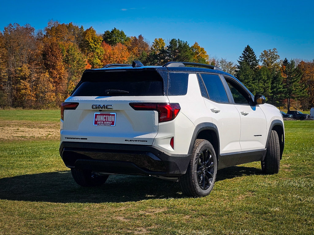 New 2027 GMC Terrain Elevation w/ Elevation Premium Package AWD/4WD image 3