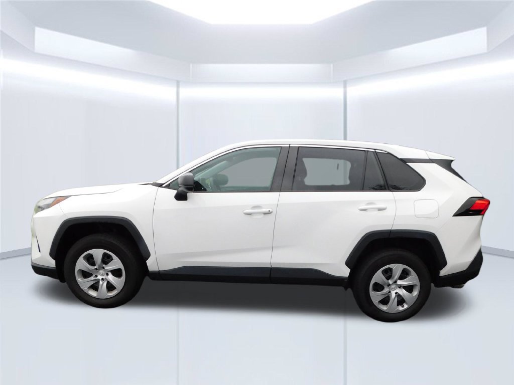 Used 2024 Toyota RAV4 LE AWD/4WD image 6