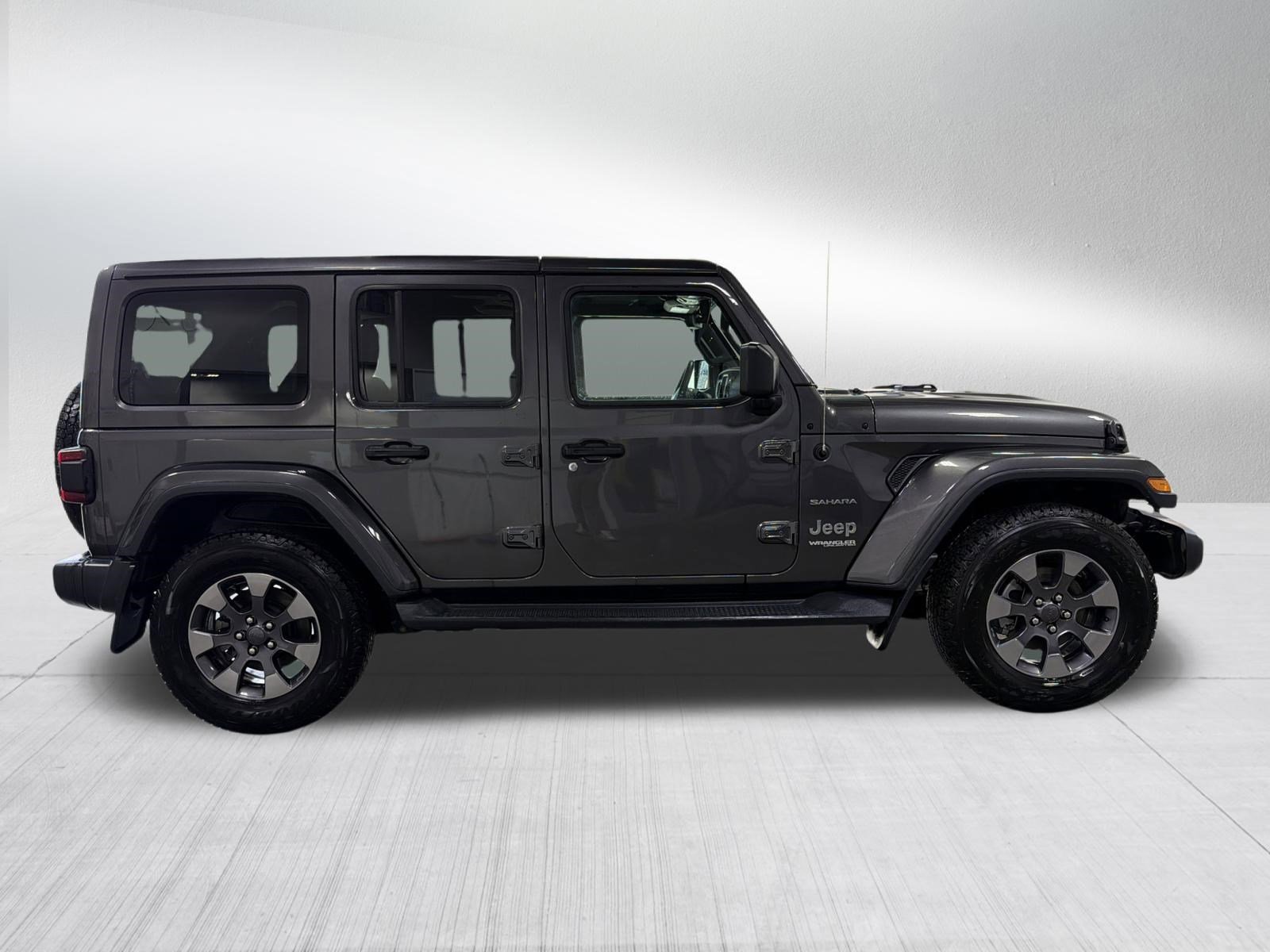 Used 2018 Jeep Wrangler Unlimited Sahara image 8