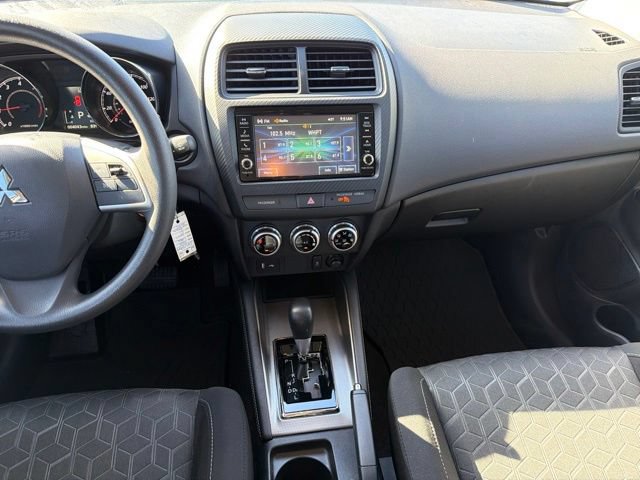 Used 2025 Mitsubishi Outlander Sport ES AWD/4WD image 19