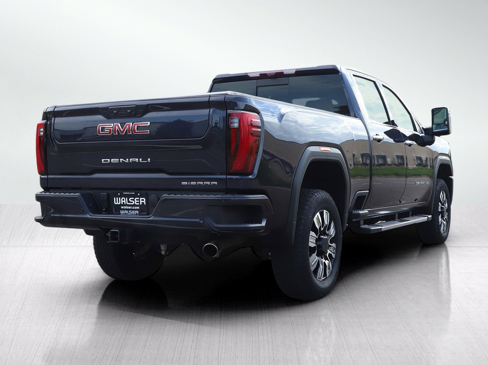 Used 2024 GMC Sierra 2500 Denali w/ Denali Reserve Package AWD/4WD image 5
