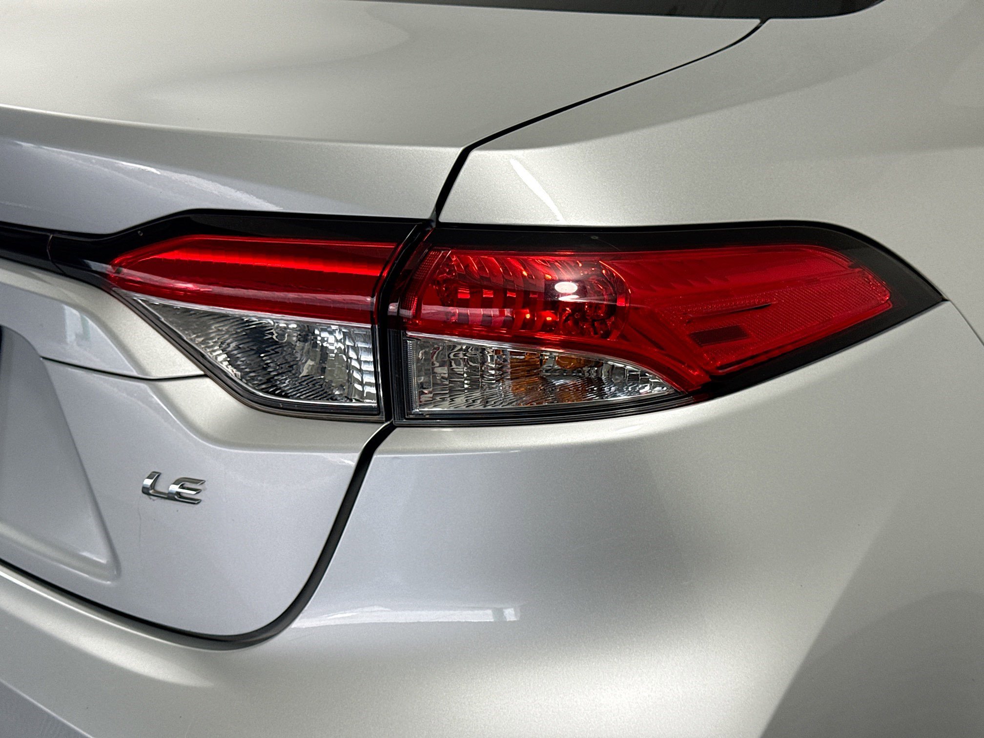 Used 2021 Toyota Corolla LE FWD image 33