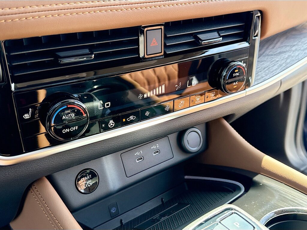 New 2026 Nissan Rogue Platinum image 10