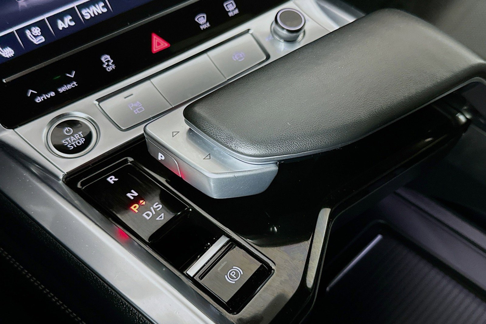 Used 2023 Audi e-tron Premium Plus w/ Premium Plus Package image 7