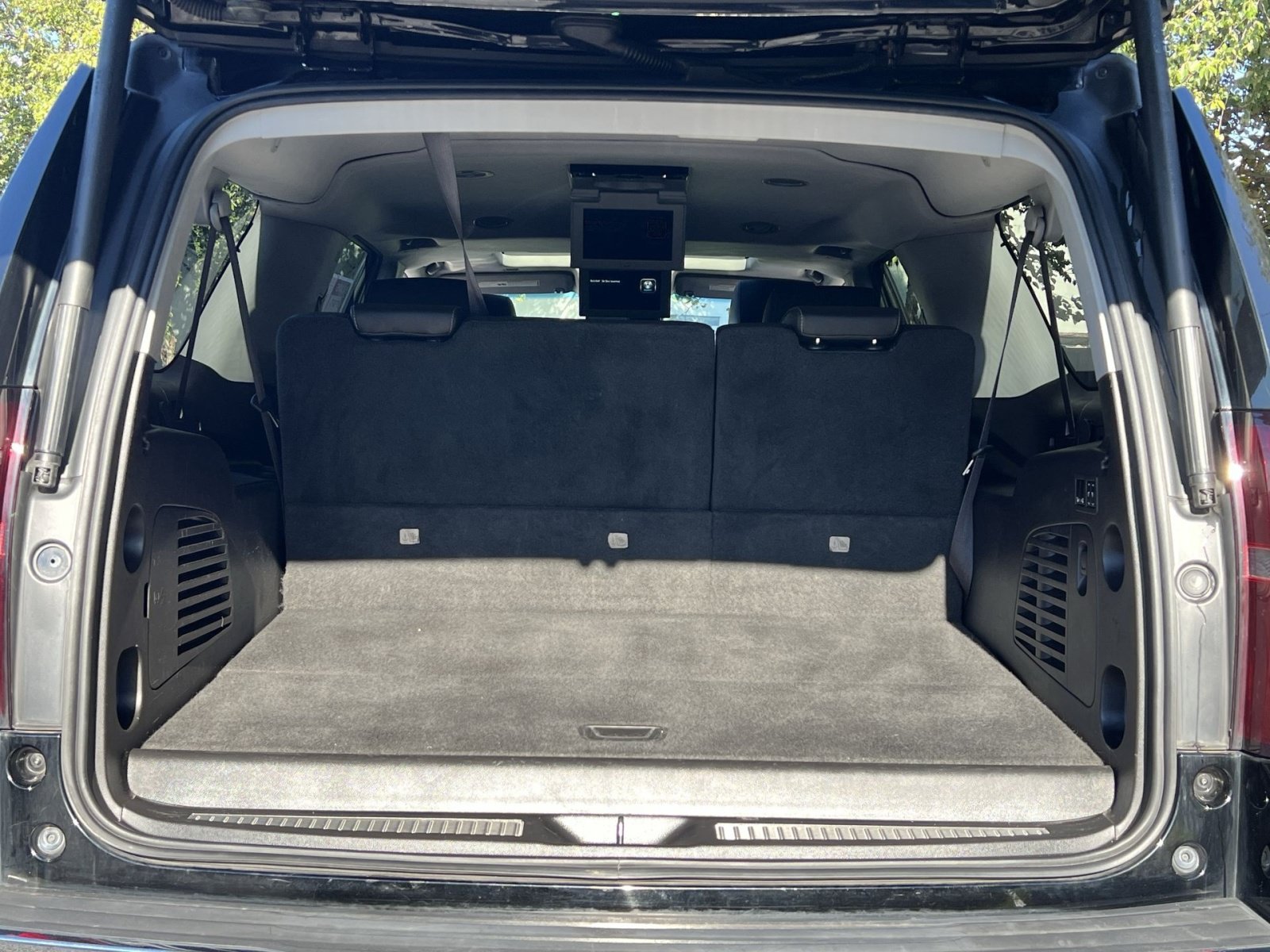 Used 2015 Chevrolet Suburban LTZ AWD/4WD image 26