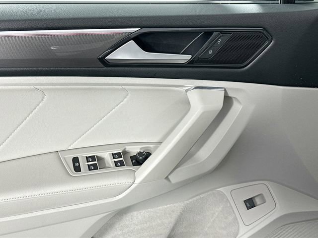 Used 2022 Volkswagen Tiguan SE R-Line image 22