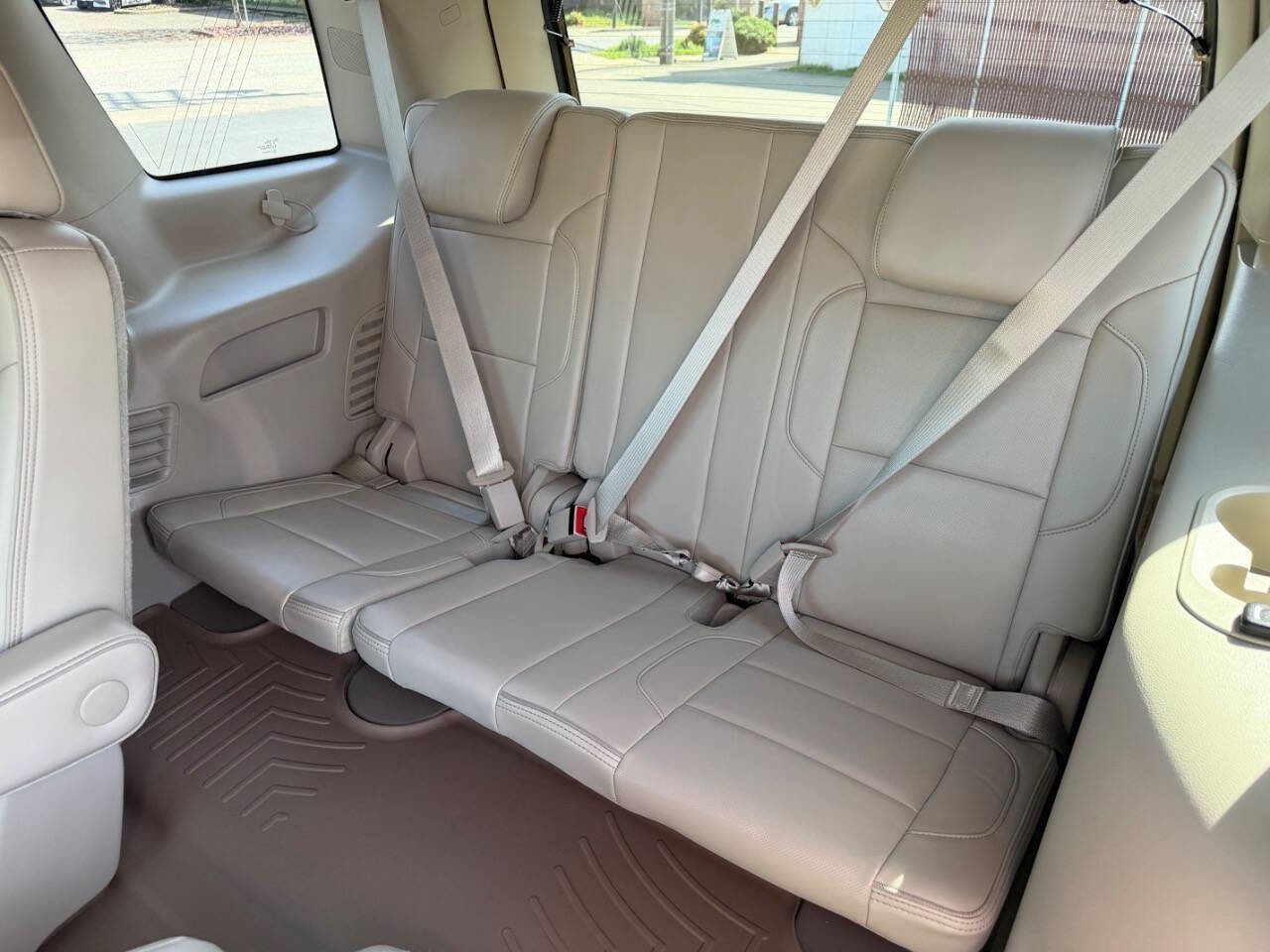 Used 2015 GMC Yukon Denali w/ Premium Package image 18