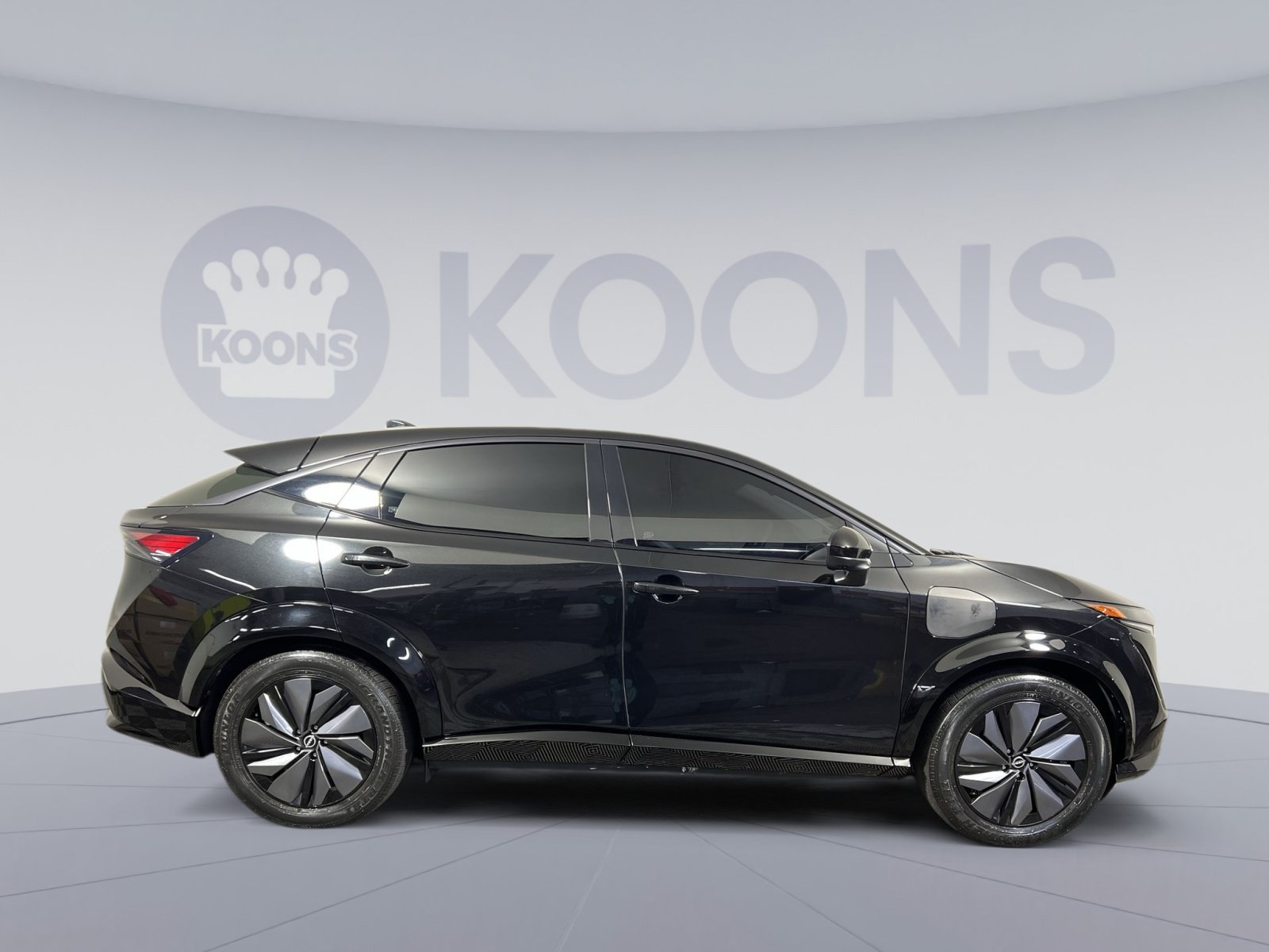 Used 2023 Nissan Ariya AWD image 12