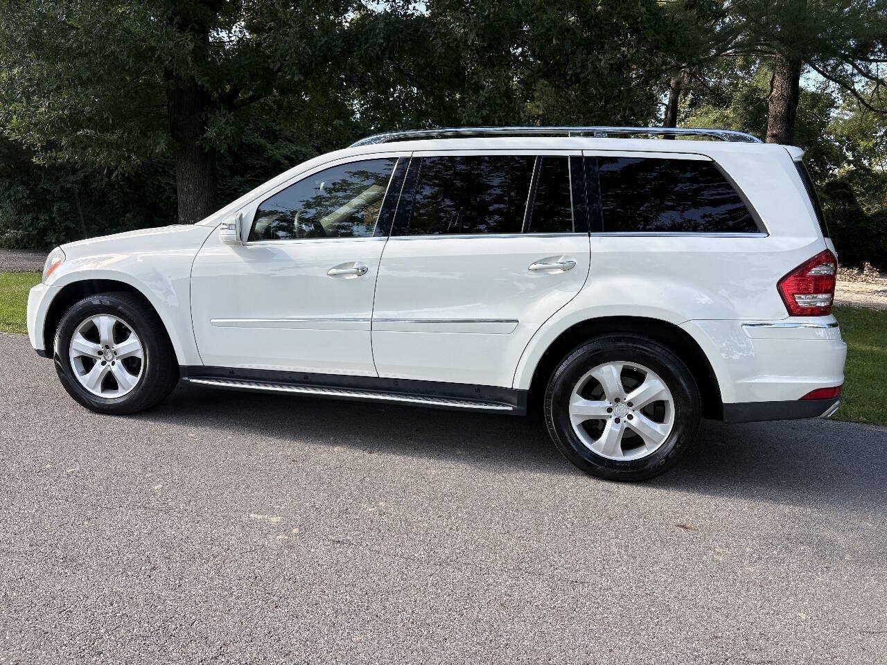 Used 2012 Mercedes-Benz GL 450 4MATIC w/ Premium 1 Pkg image 9