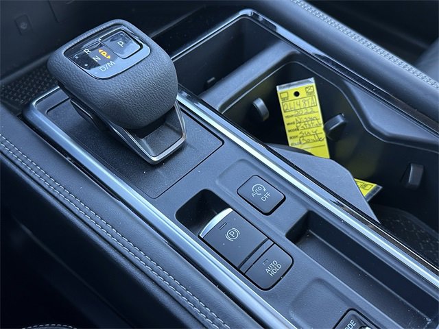 Used 2022 Nissan Pathfinder Platinum w/ Cargo Package image 33