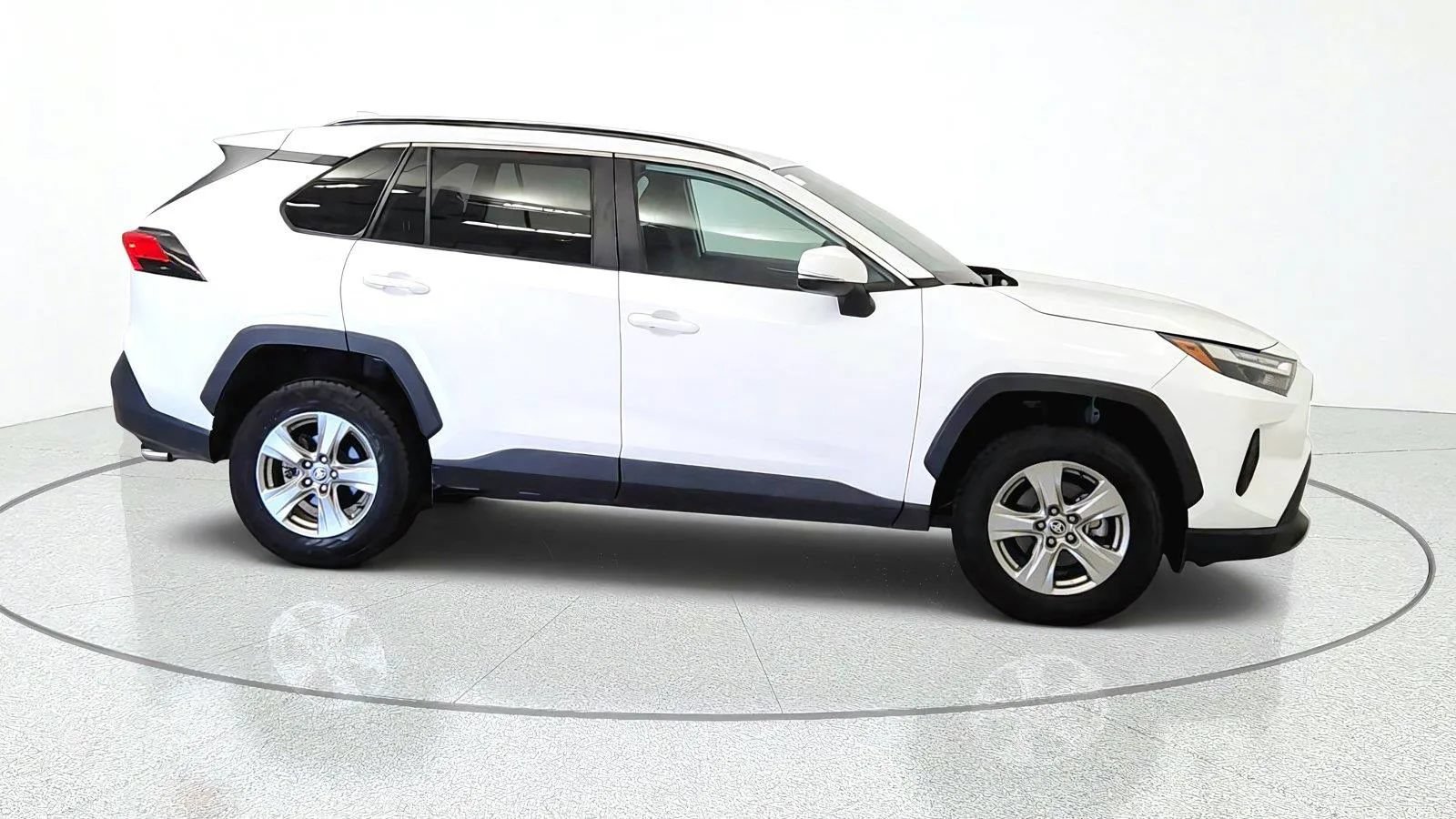 Used 2024 Toyota RAV4 XLE FWD image 10