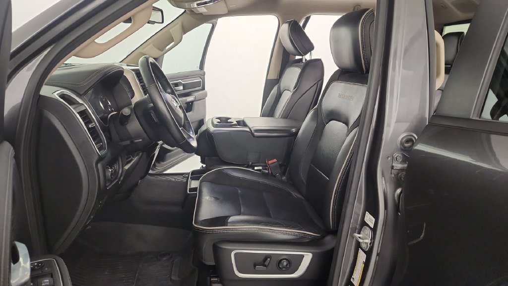 Used 2019 RAM 1500 Laramie AWD/4WD image 14