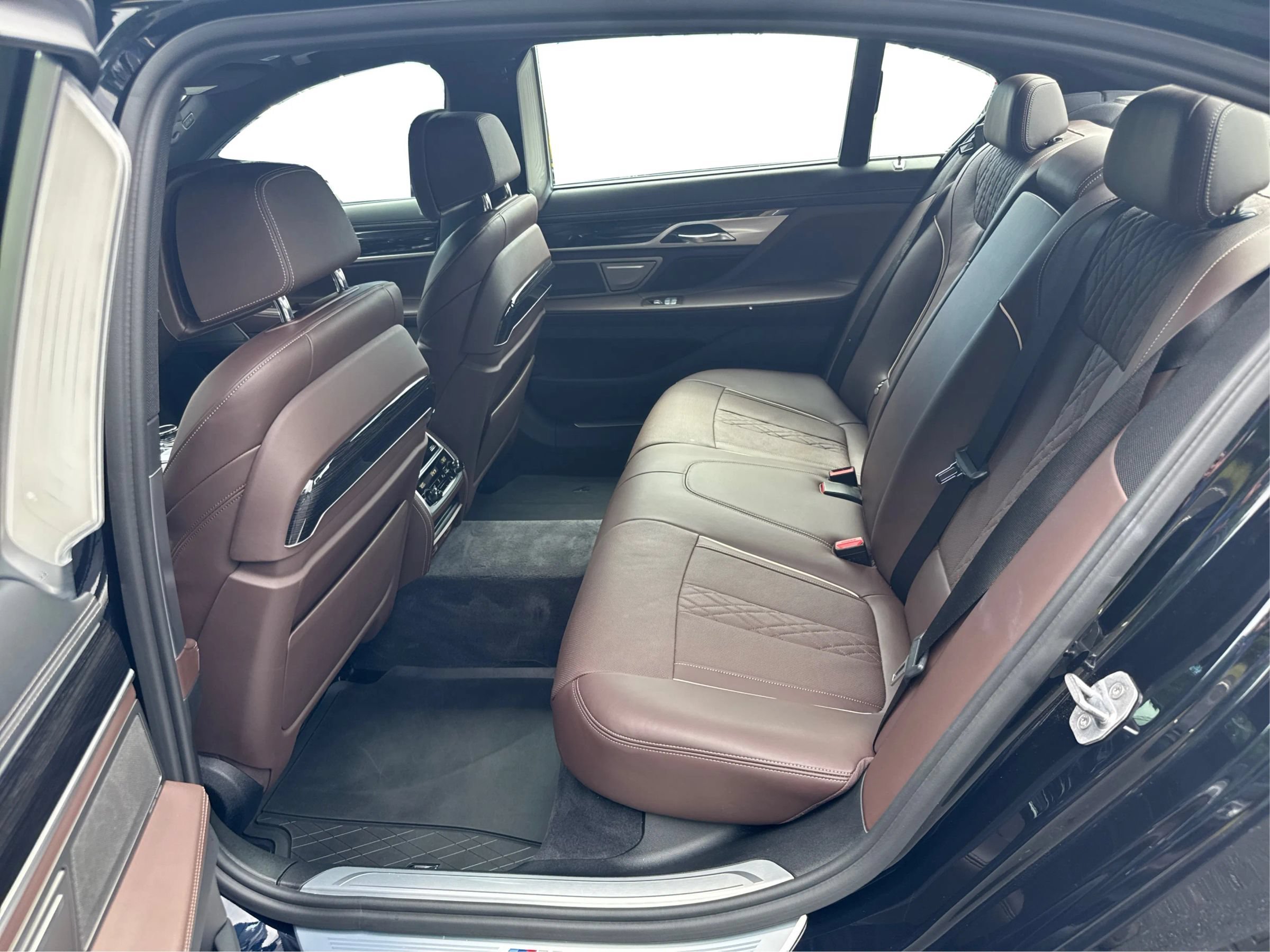 Used 2017 BMW 750i xDrive AWD/4WD image 13