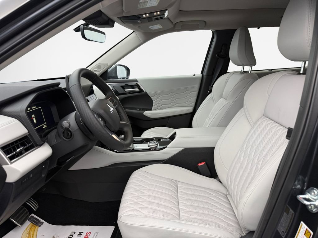 New 2026 Mitsubishi Outlander SEL image 12