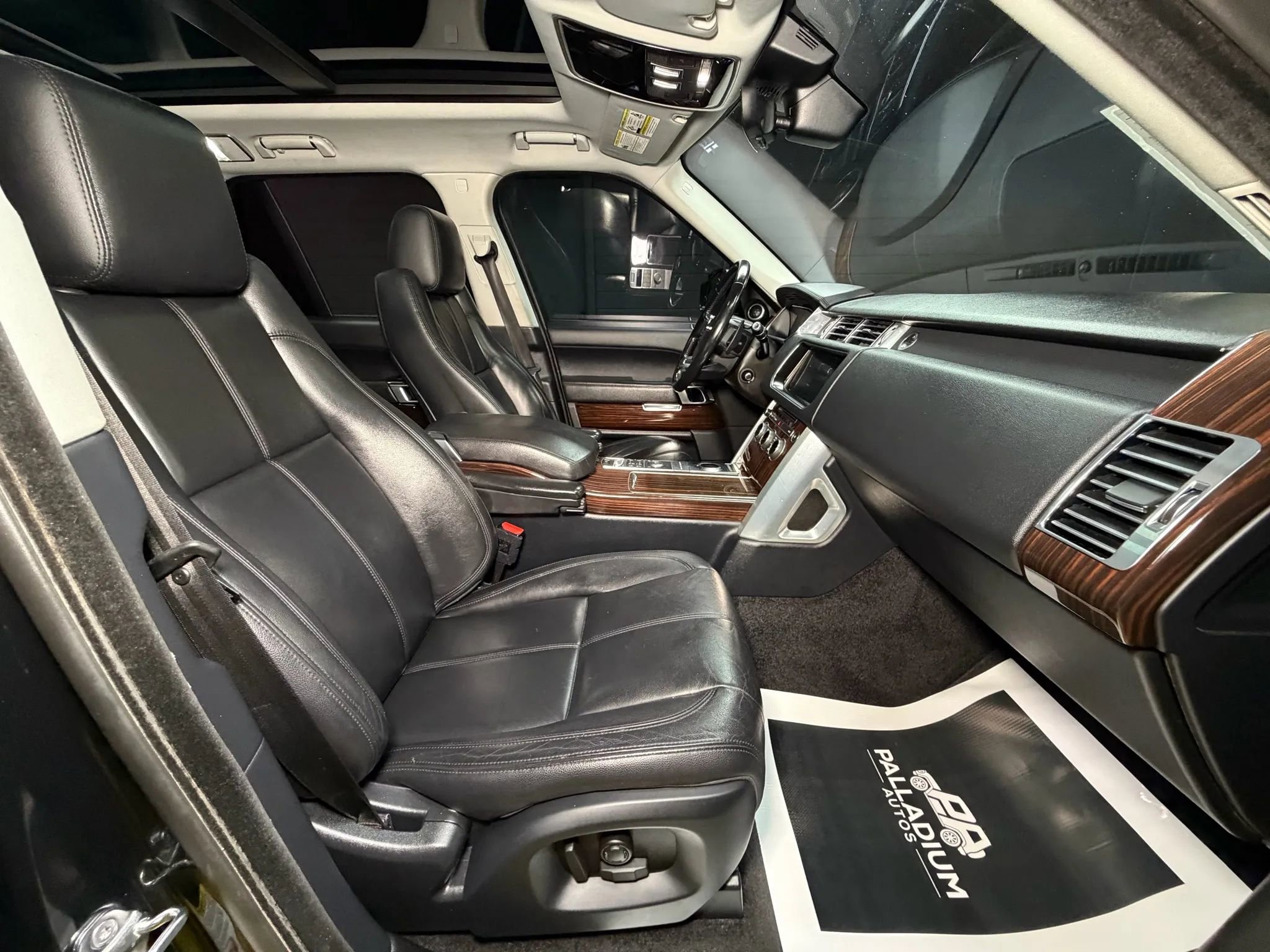 Used 2017 Land Rover Range Rover Sport Utility 4D image 51