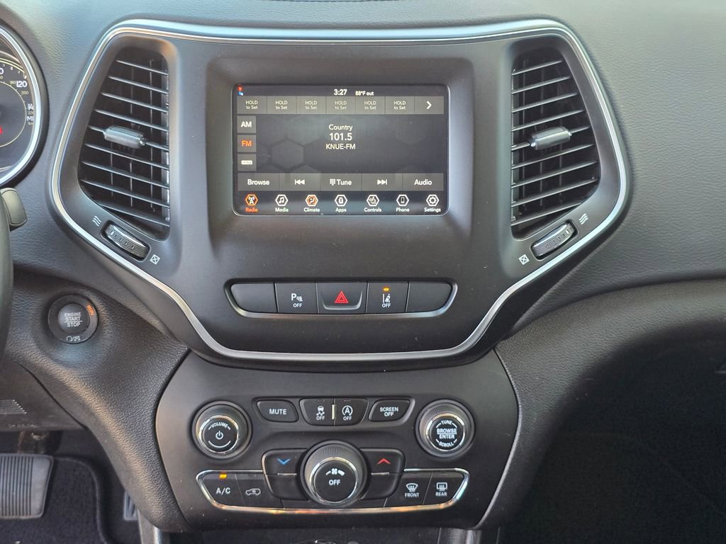 Used 2021 Jeep Cherokee Latitude Plus FWD image 26