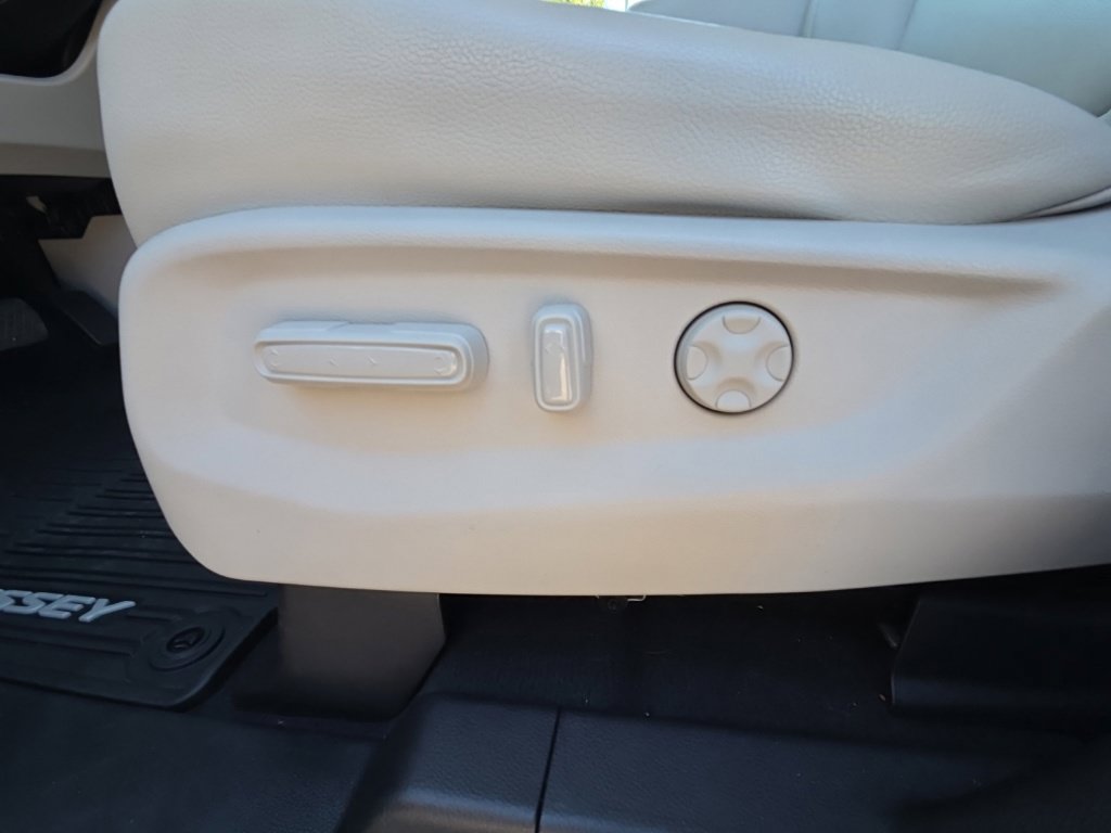 Used 2025 Honda Odyssey EX-L image 27