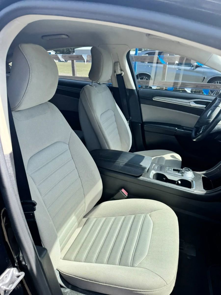 Used 2017 Ford Fusion S FWD image 17