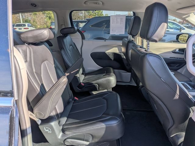 Used 2024 Chrysler Pacifica Touring-L FWD image 28
