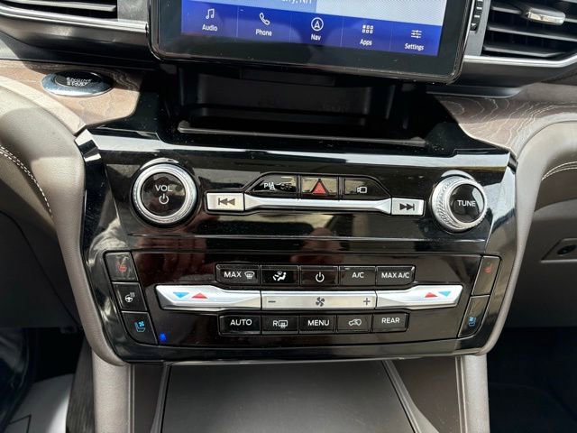 Used 2023 Ford Explorer Platinum w/ Equipment Group 601A AWD/4WD image 24