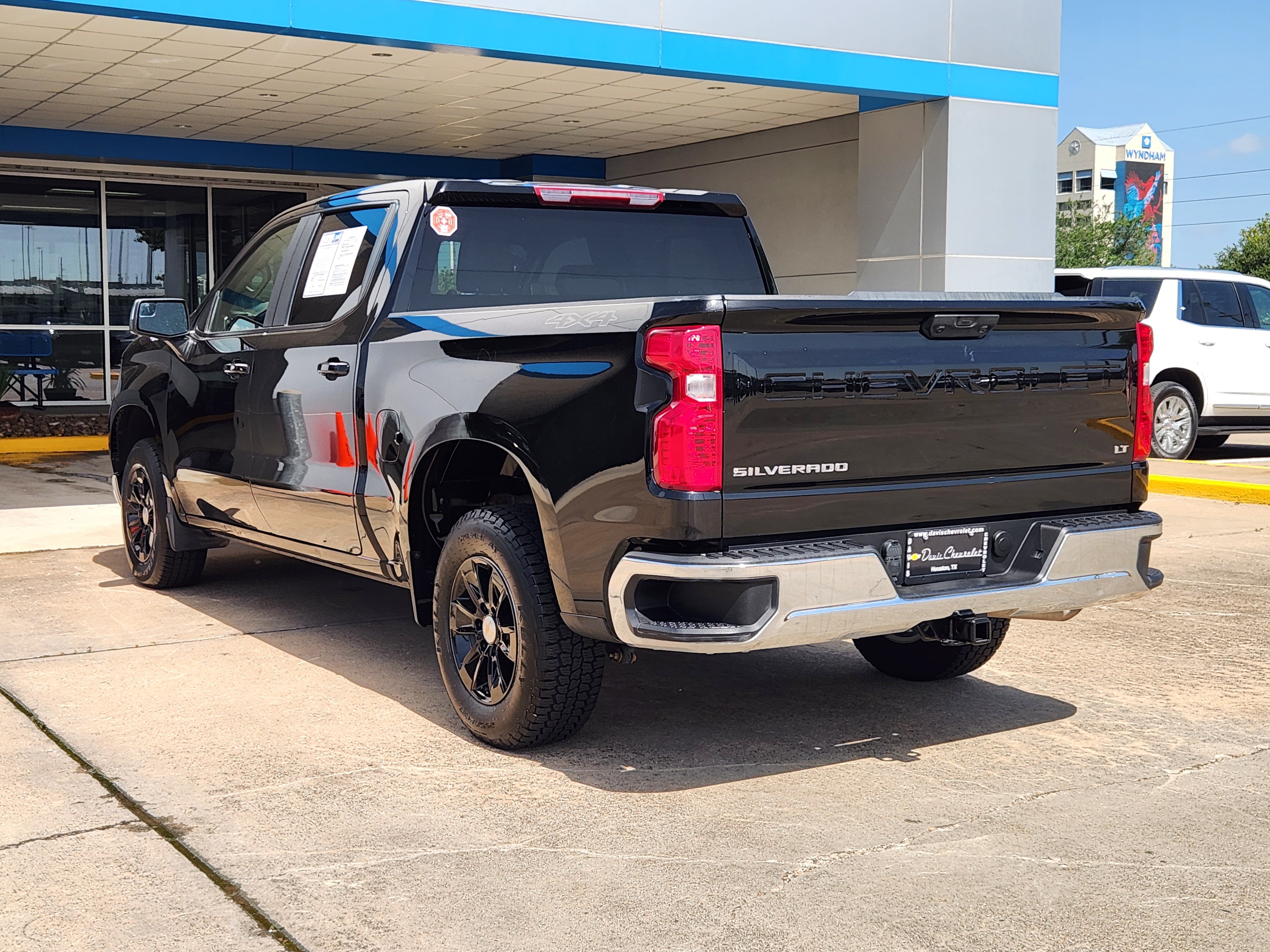 Certified 2025 Chevrolet Silverado 1500 LT AWD/4WD image 8