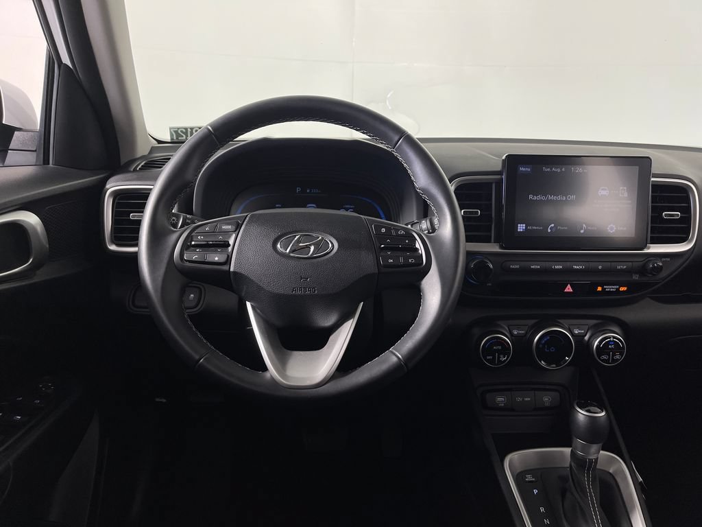 Certified 2025 Hyundai Venue SEL FWD image 15
