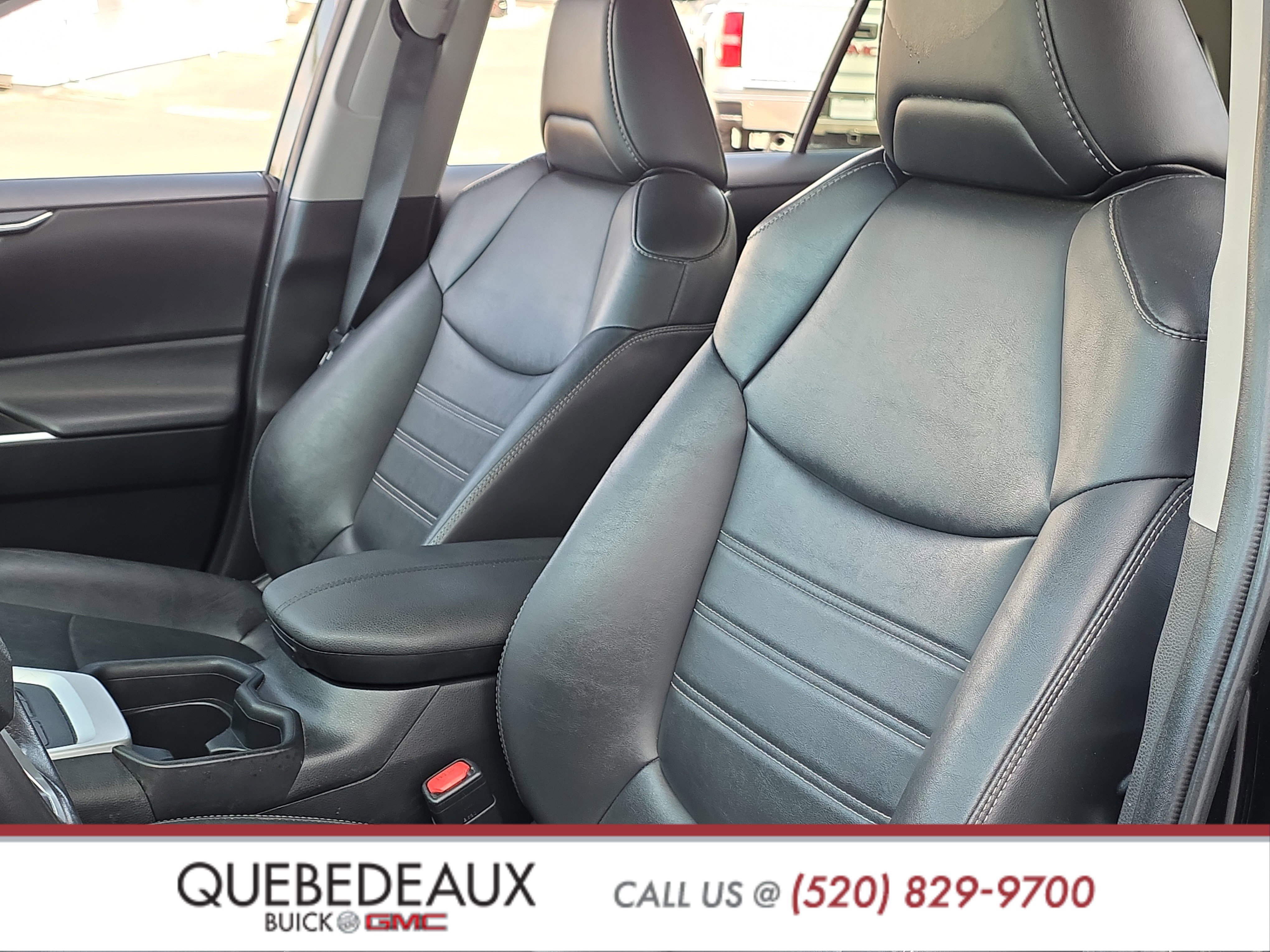 Used 2021 Toyota RAV4 XLE Premium w/ Carpet Mat Package (TMS) FWD image 11
