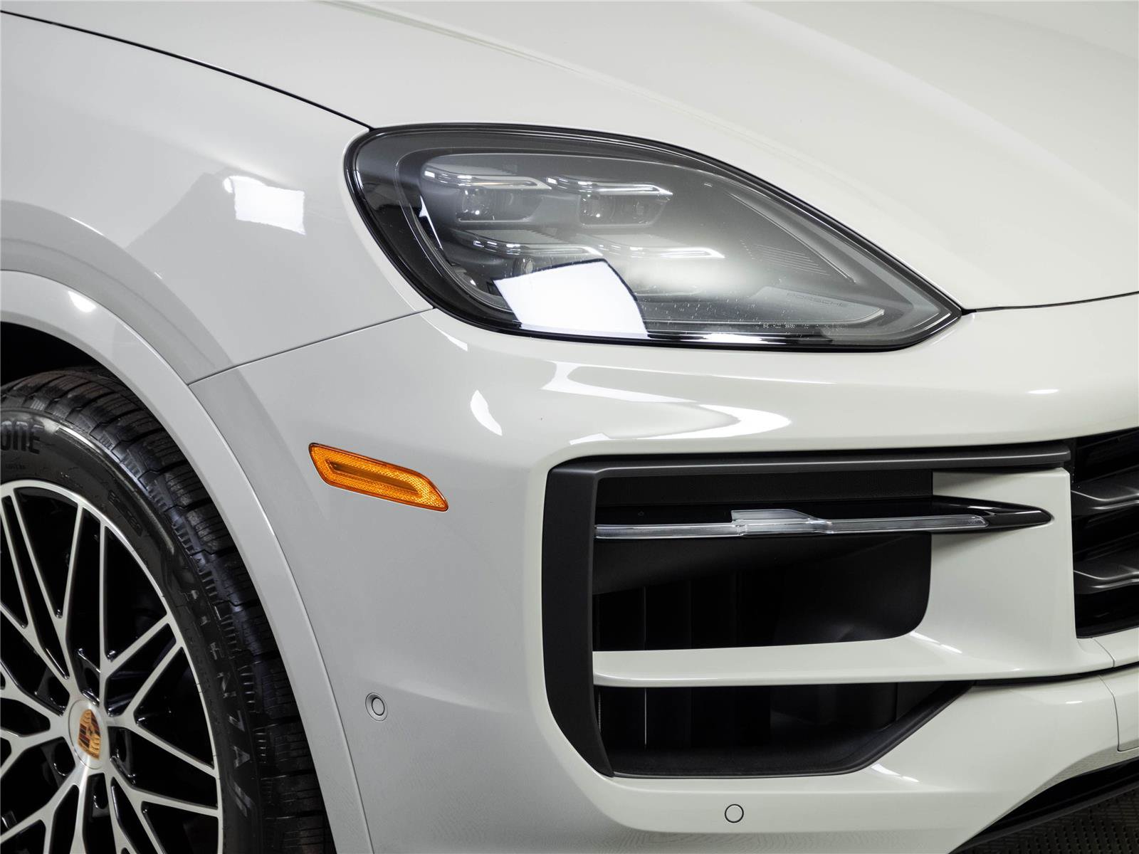 New 2026 Porsche Cayenne Coupe AWD/4WD image 37