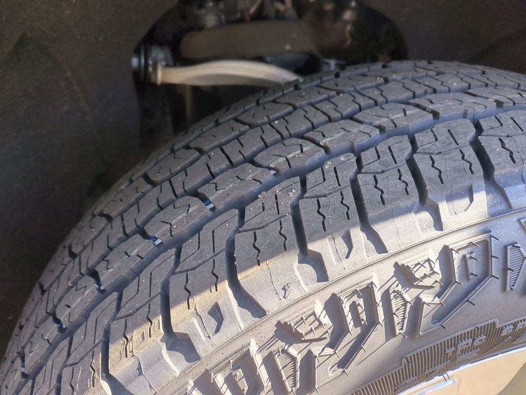 Used 2022 Chevrolet Silverado 1500 LTZ w/ LTZ Premium Package image 11